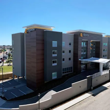 La Quinta Inn & Suites By Wyndham Galveston North At I-45
